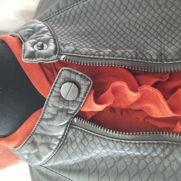 Kenneth Cole Faux Leather. Size XS. Grey. Lined. Zip Up with Zipper Pockets. - Picture 2 of 10